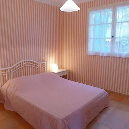 Prázdninový dům Le Plan-de-la-tour Sleeps 10 Pool Air Con *