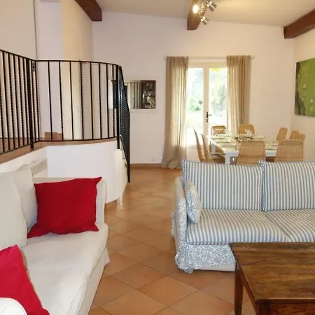 Le Plan-de-la-tour Sleeps 10 Pool Air Con * Bandol