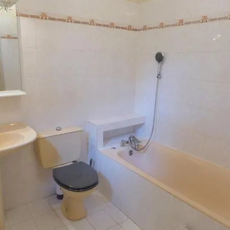 Prázdninový dům Le Plan-de-la-tour Sleeps 10 Pool Air Con