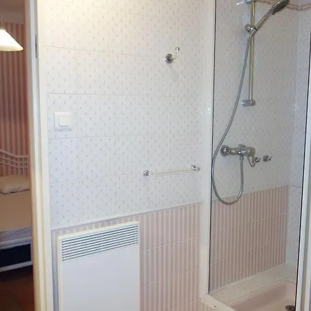 Semesterbostad Le Plan-de-la-tour Sleeps 10 Pool Air Con *